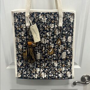 Universal Thread Quilt Tote